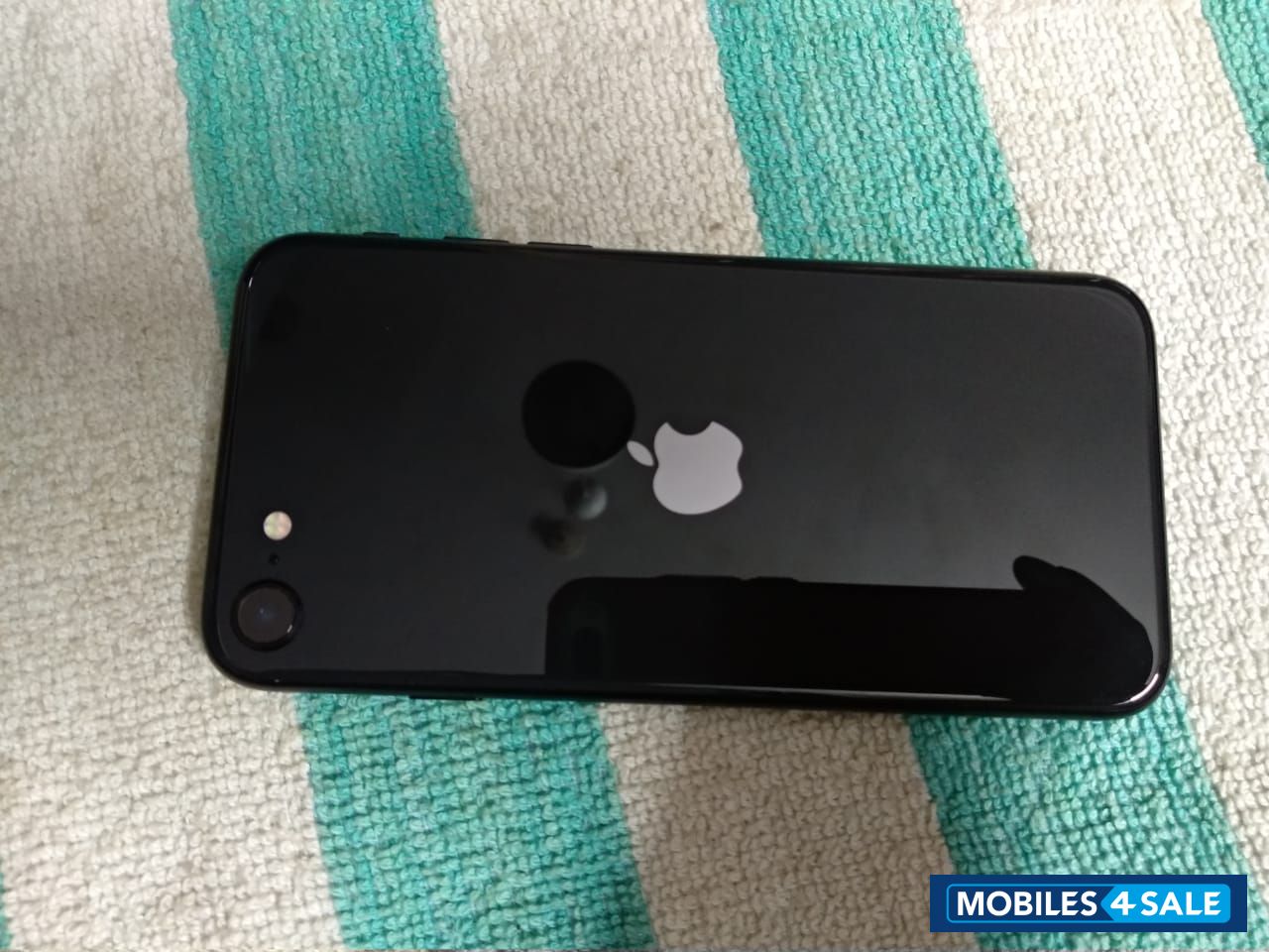 Black Apple iPhone SE