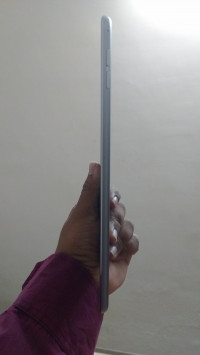 Space Grey Apple iPad mini 4