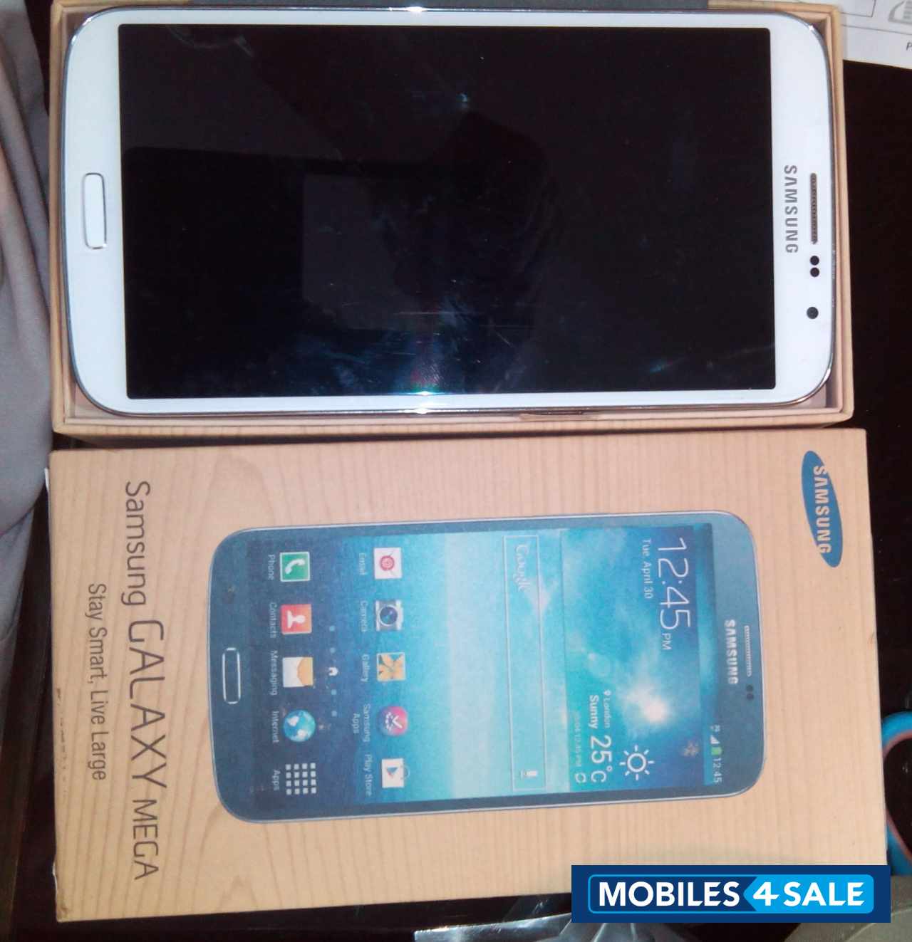 White Samsung Galaxy Mega 6.3 I9200