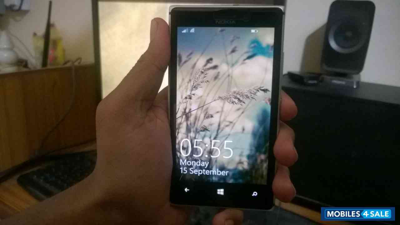 Grey Nokia Lumia 925