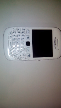White BlackBerry Curve 9220