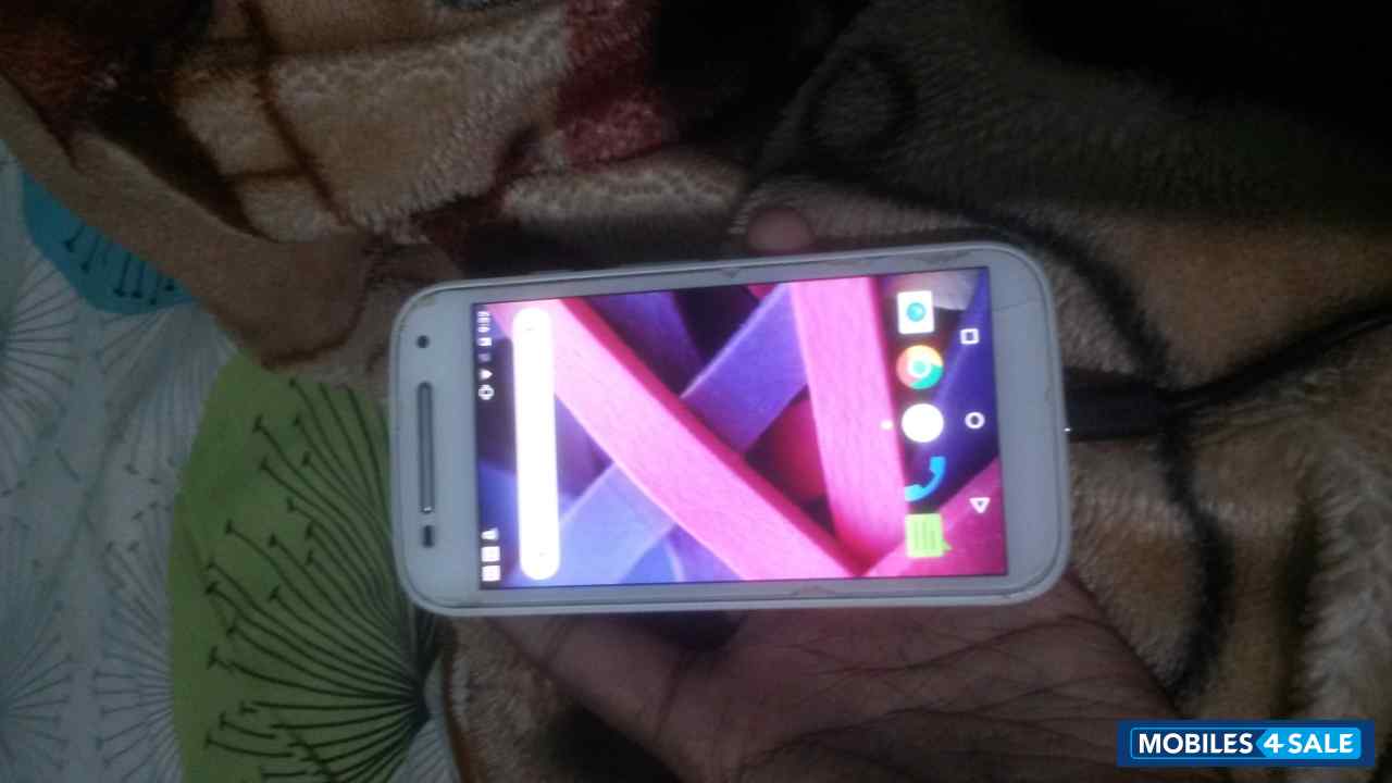 White Motorola  Moto E 2