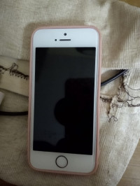 Apple  iPhone se32 gb