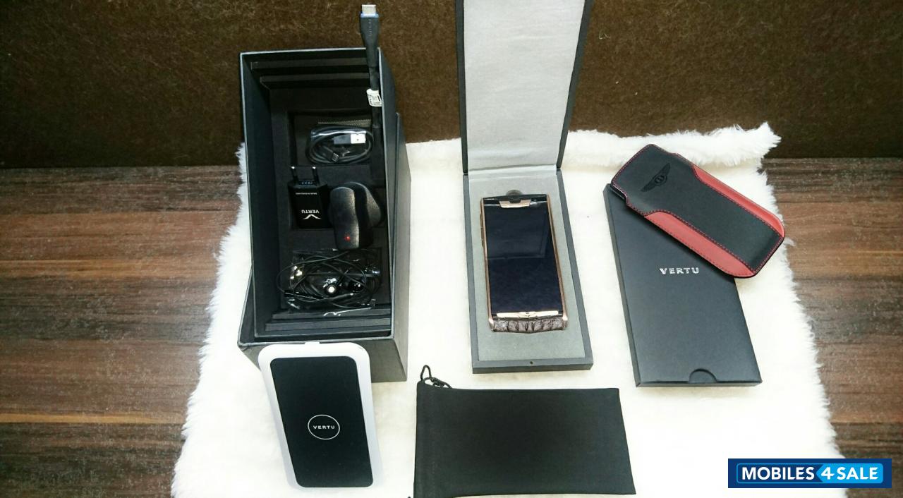 Vertu Signature touch Alligator limited Edition