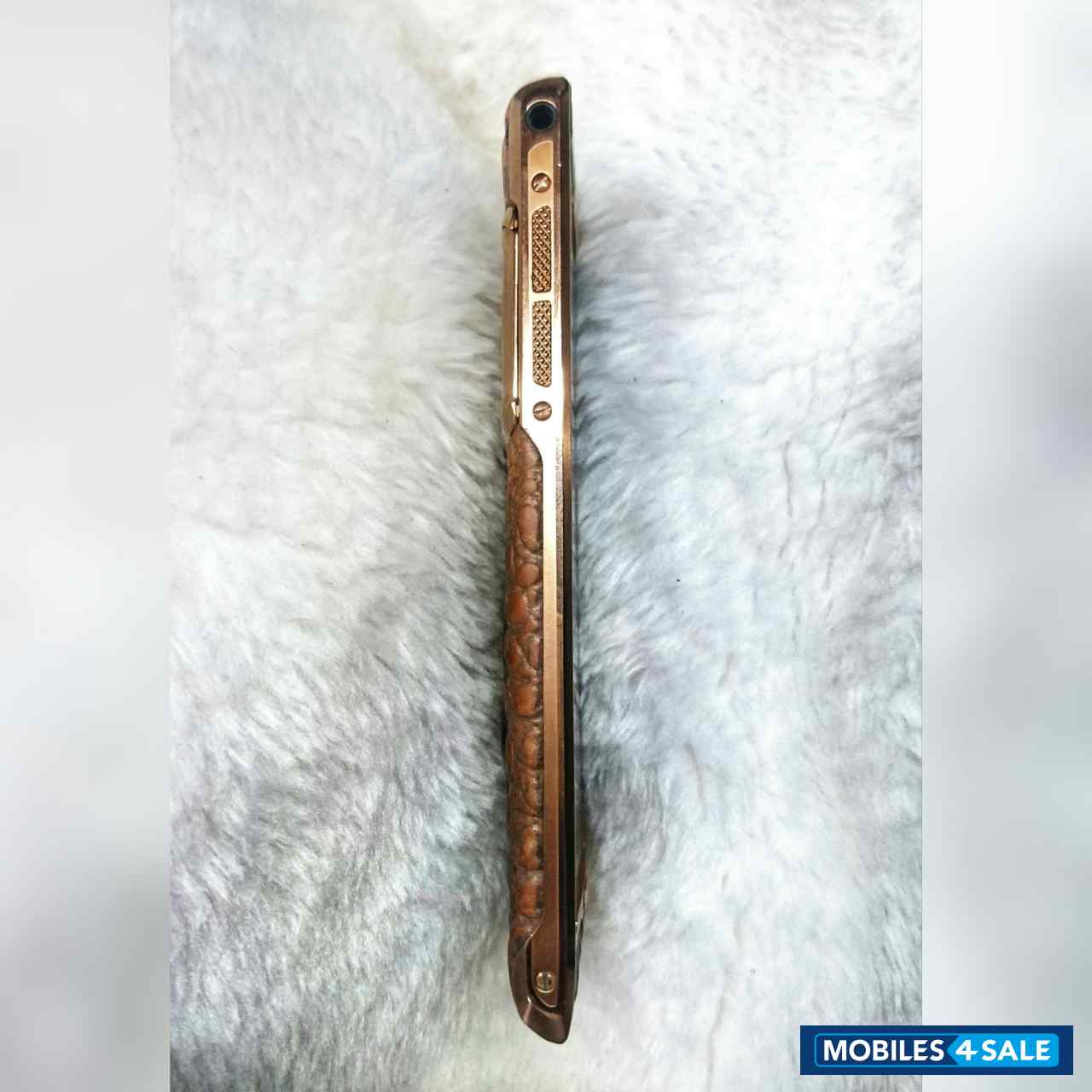 Vertu  Signature touch Alligator limited Edition