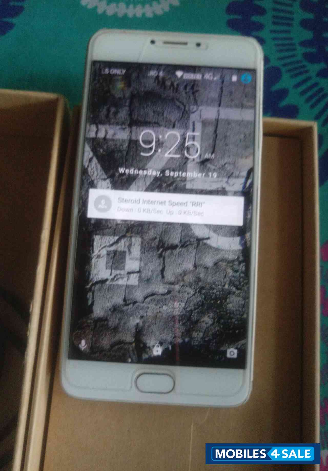 White Micromax Yu Yureka
