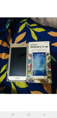 Samsung  j5
