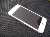 Apple  iPhone 5s 16GB