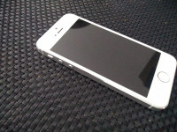 Apple  iPhone 5s 16GB