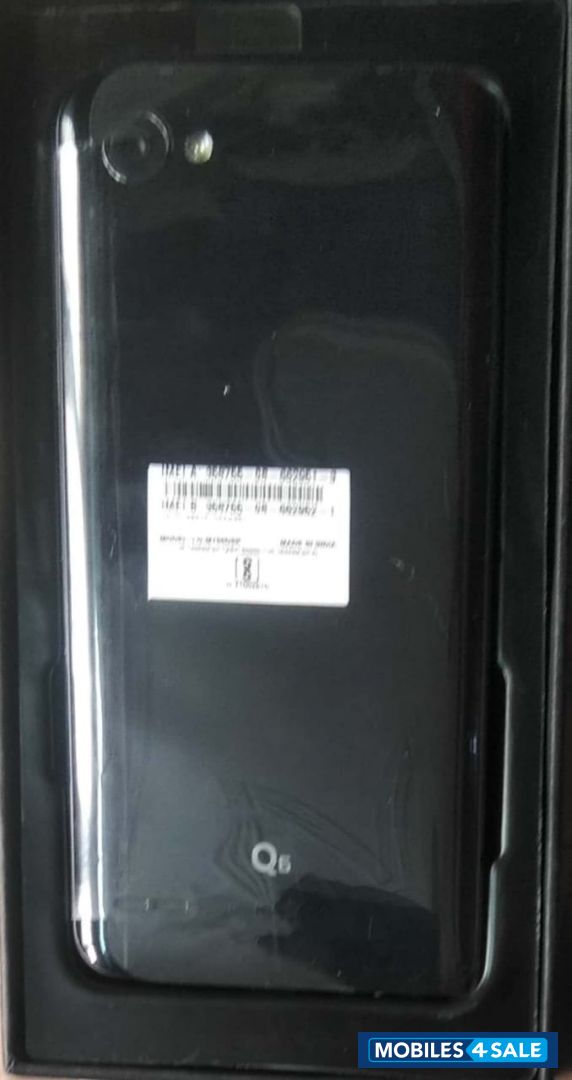 Black LG  Q6