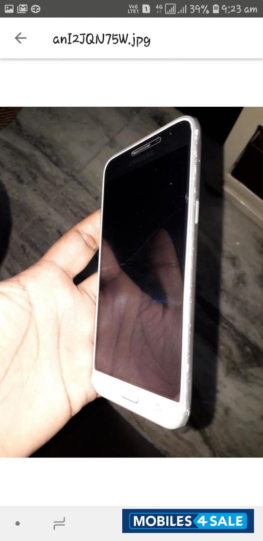 Samsung  Galaxy J3