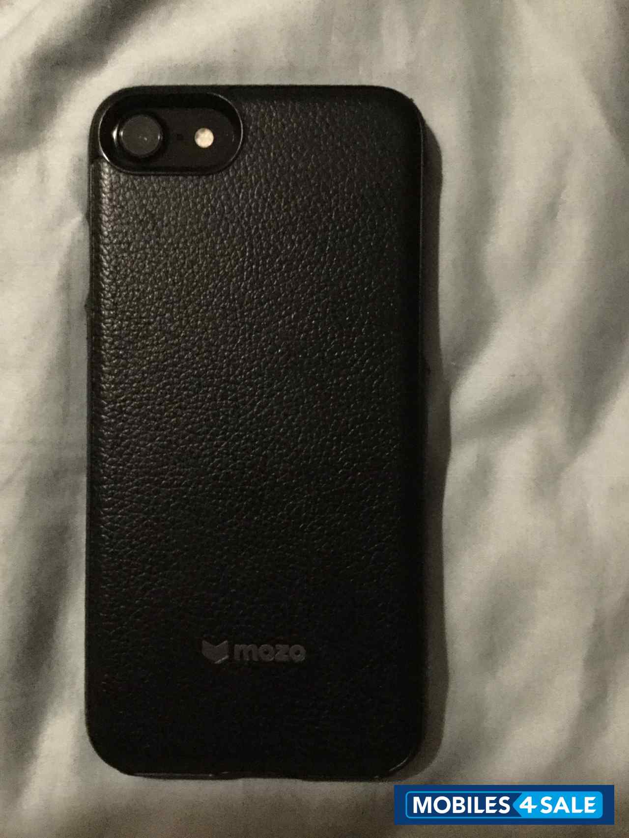 Jet Black Apple iPhone 7