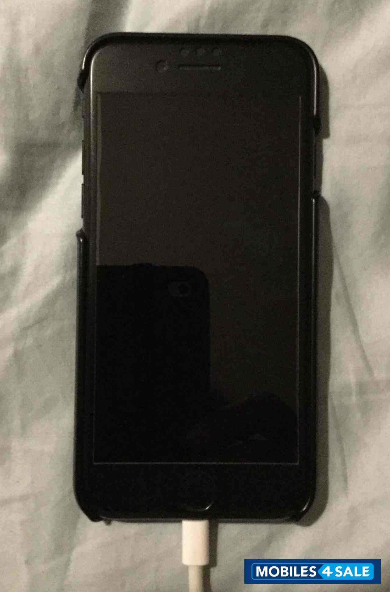 Jet Black Apple iPhone 7