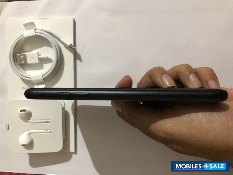 Black Apple  iPhone XR 64GB