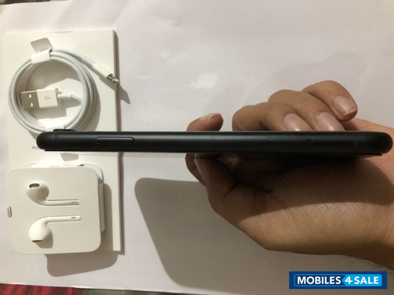 Black Apple  iPhone XR 64GB