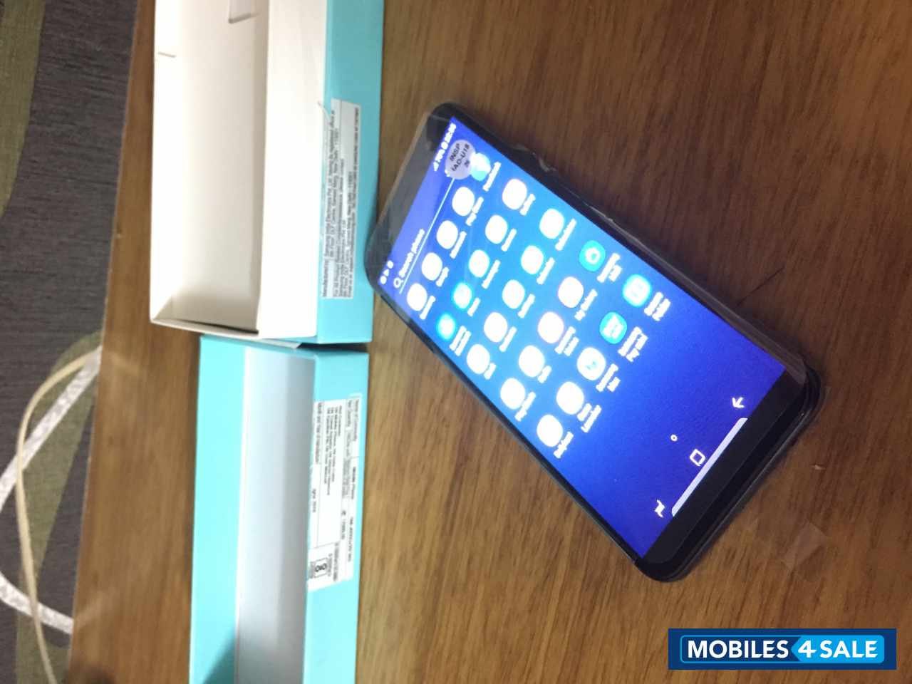 Black Samsung  Galaxy On6 ( black )