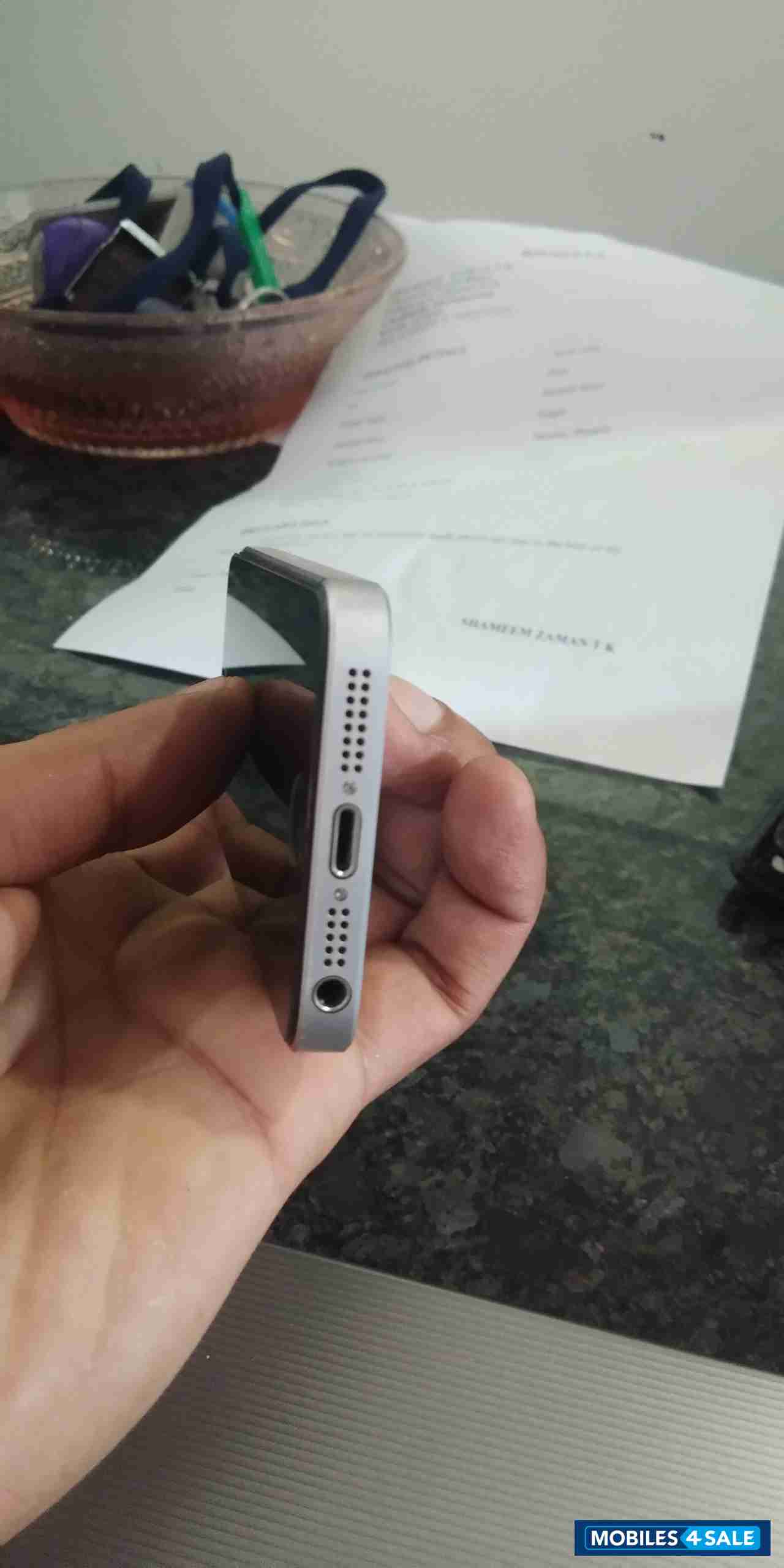 Apple  IPhone SE 64gb