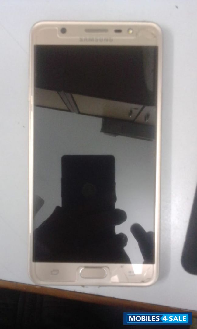 Samsung  Galaxy j7 Max