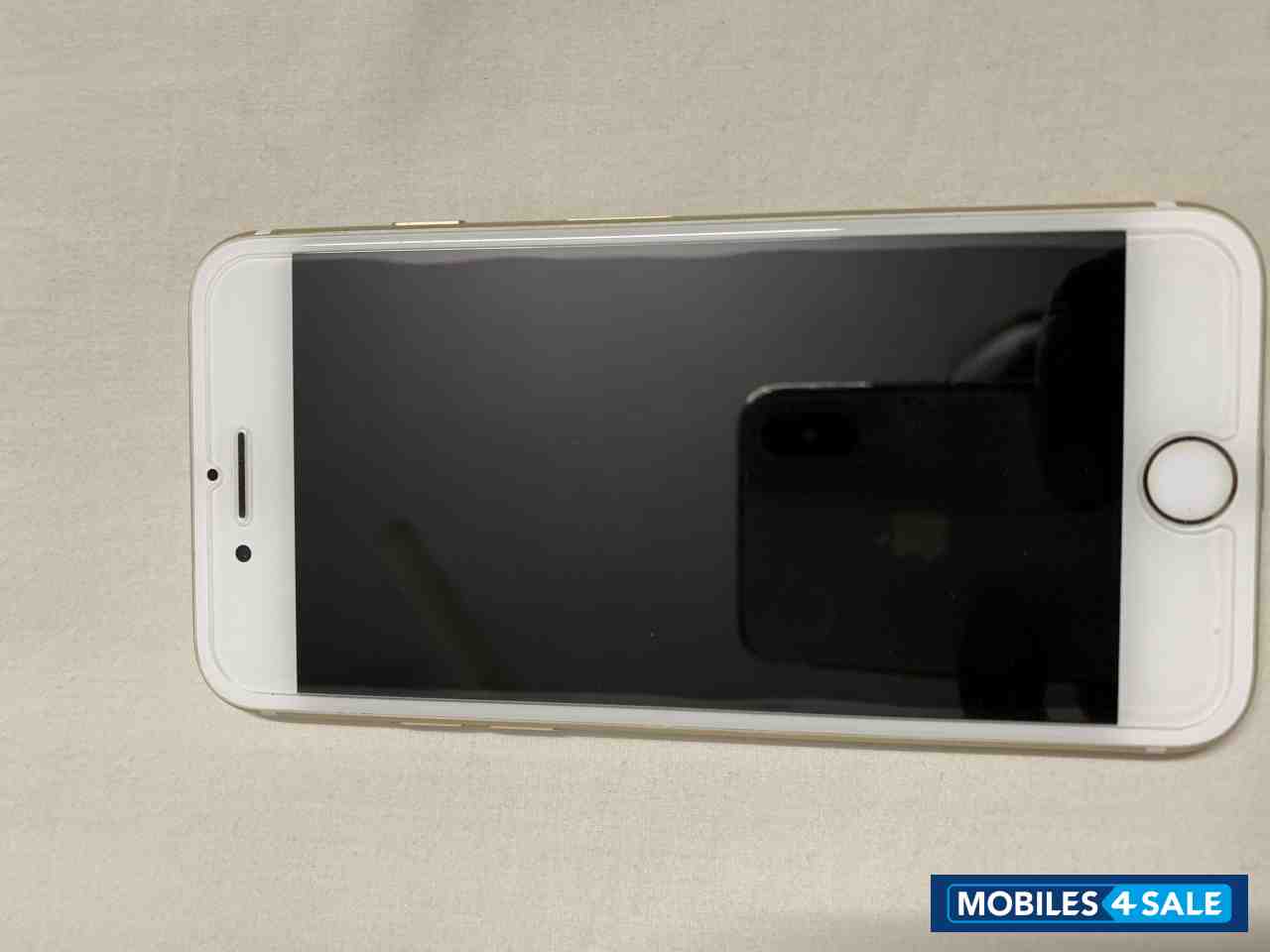 Gold Apple  I phone 7 128 GB GOLD COLOR