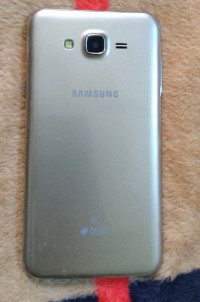 Samsung  J7