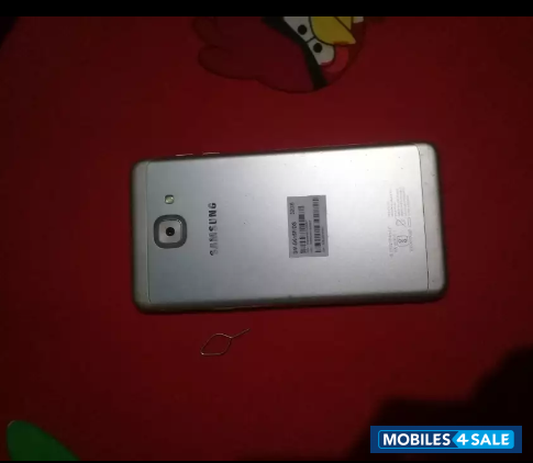 Samsung  Galaxy  j7 max