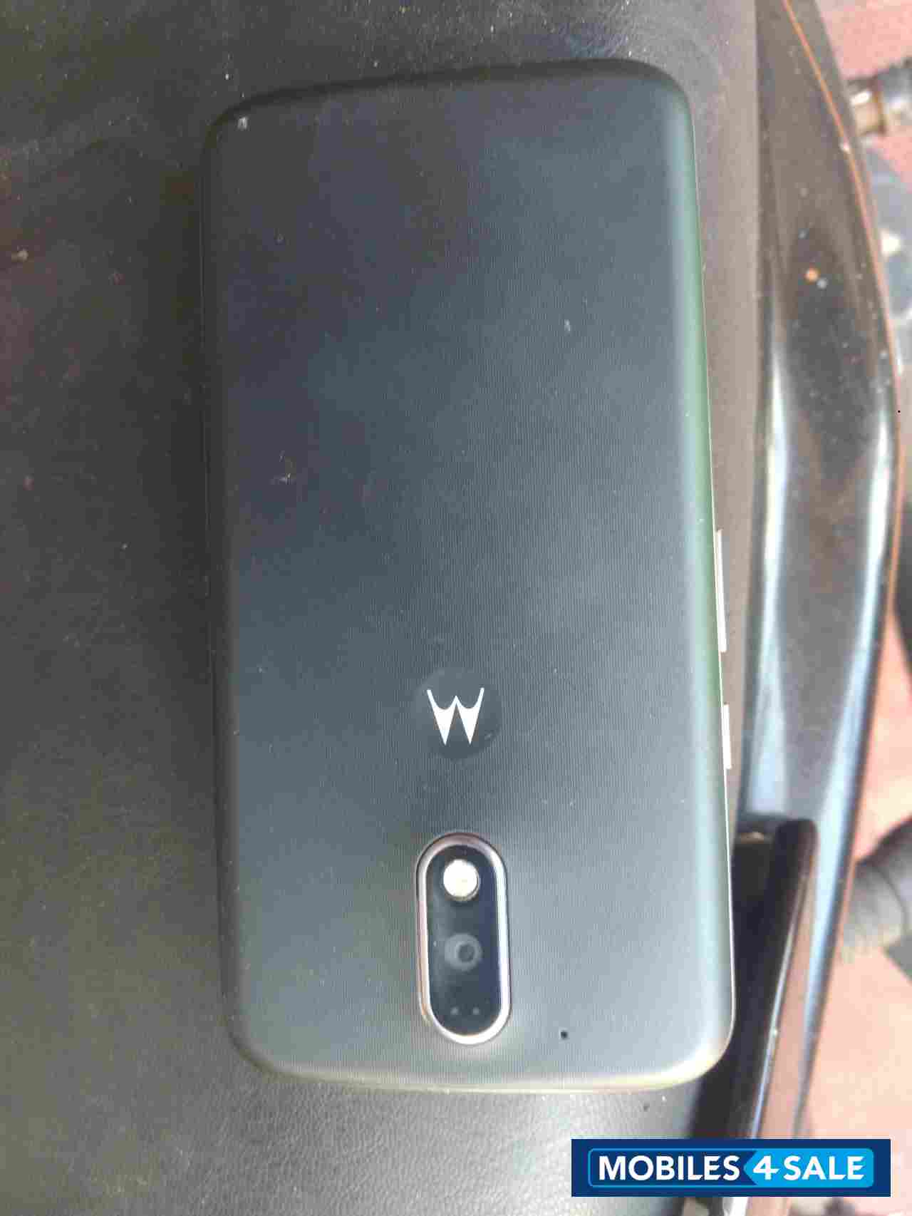 Black Motorola G4 plus