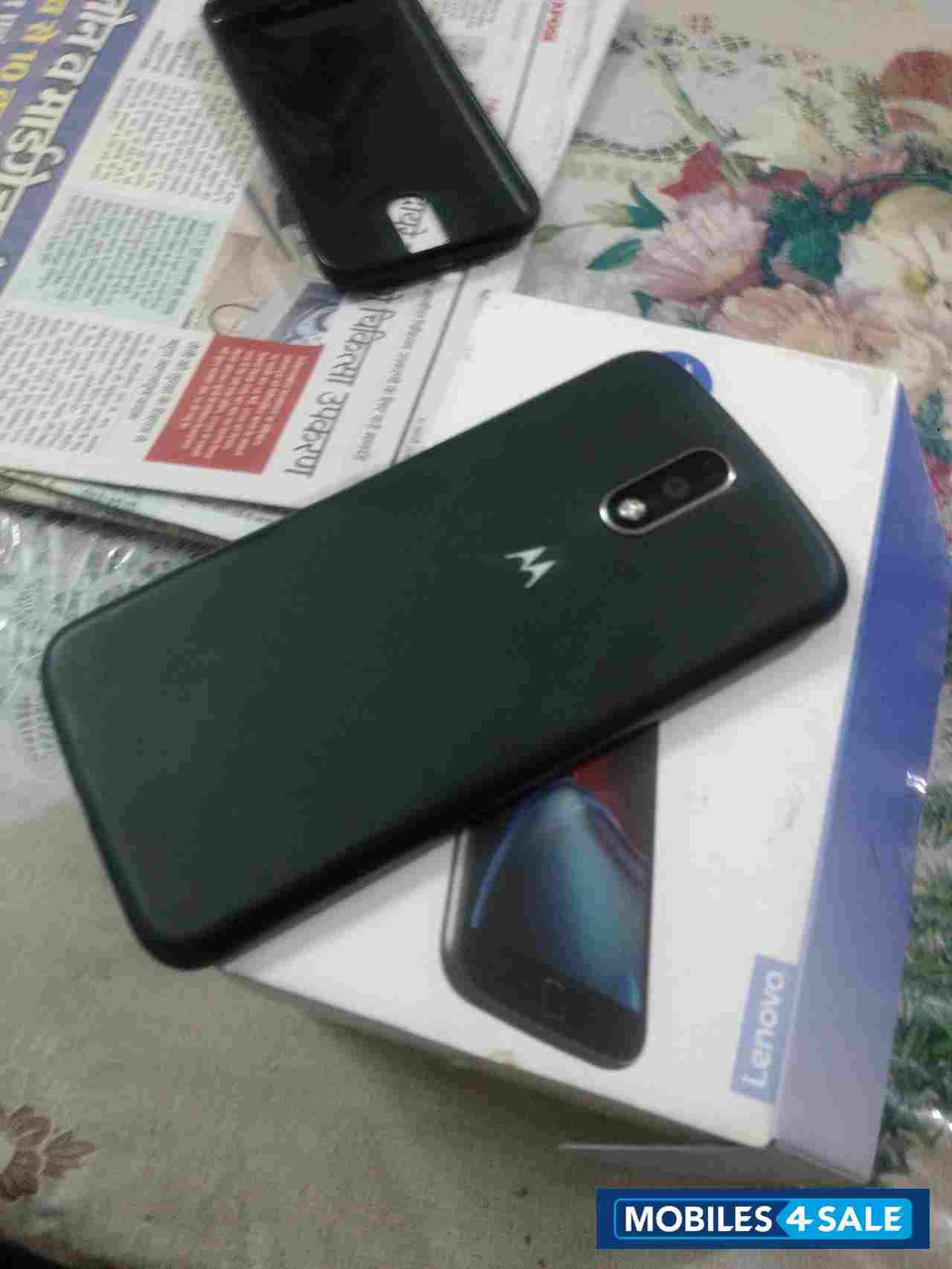 Black Motorola G4 plus