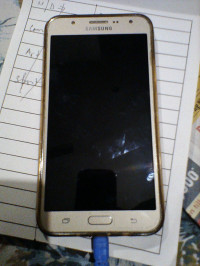 Samsung  Galaxy J7