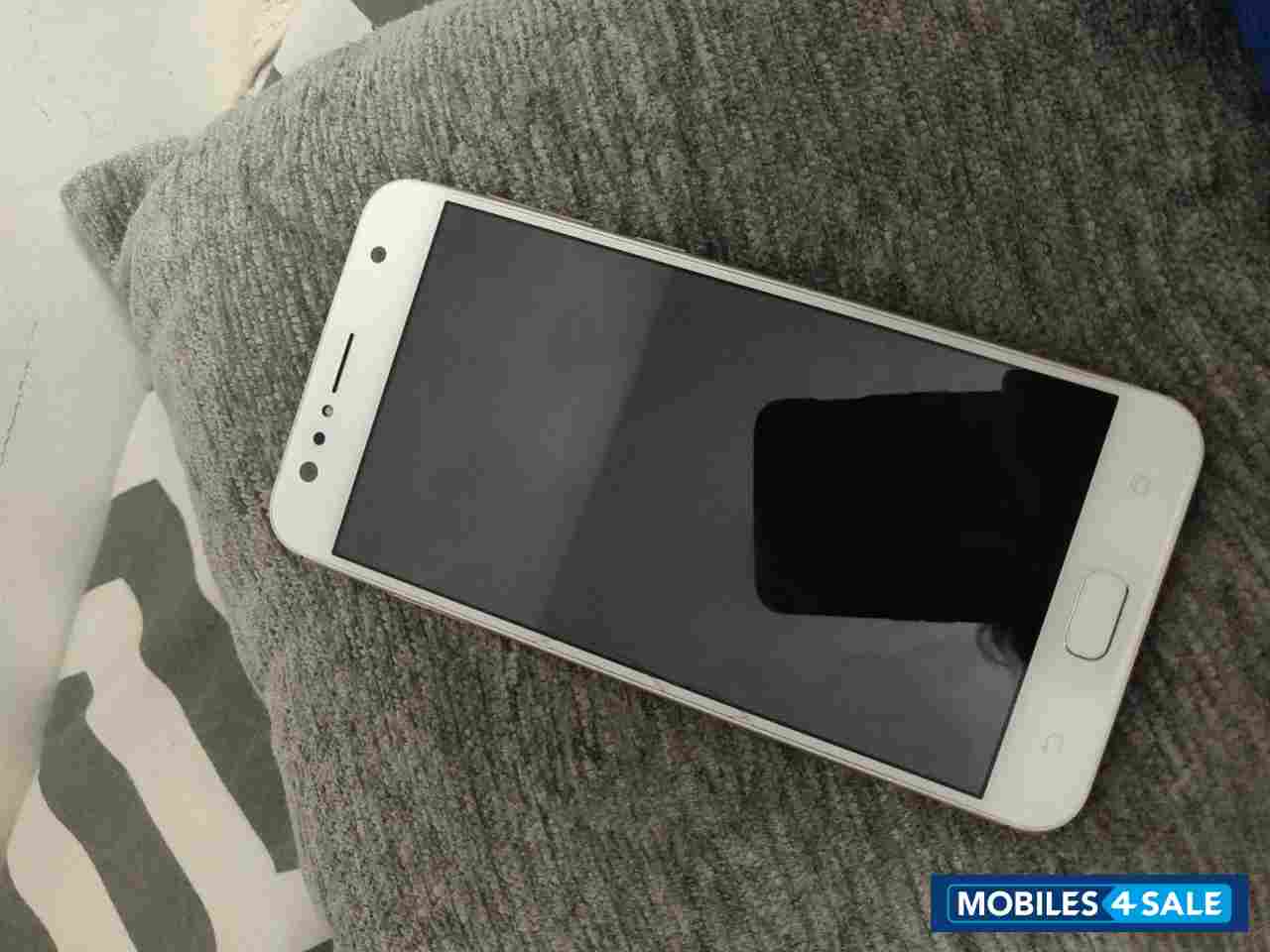 Asus  zenfone 4 selfie expert