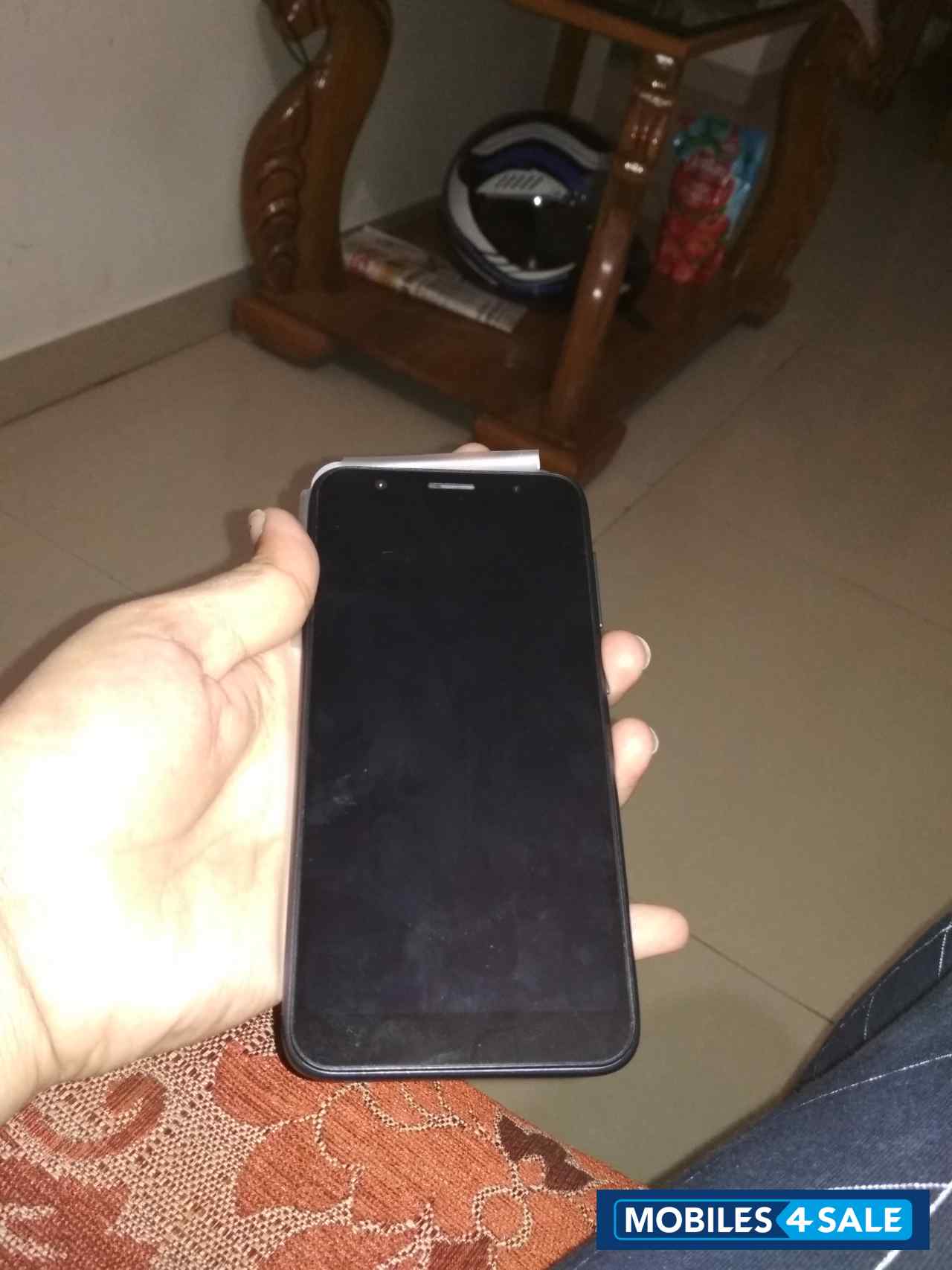 Asus  Asus ZenFone light l1