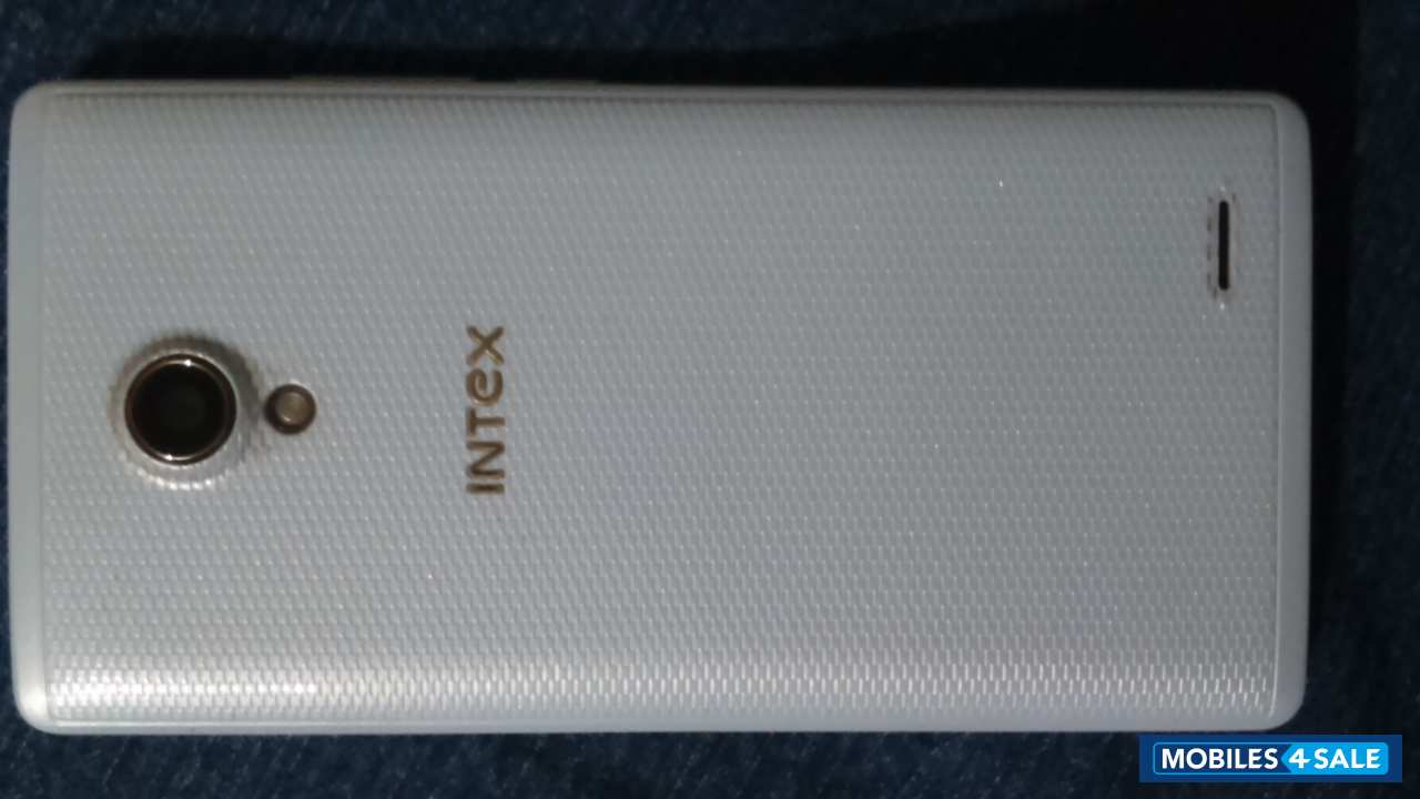 White Intex  CLOUD Q 5