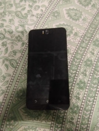 Asus  asus zenfone selfie