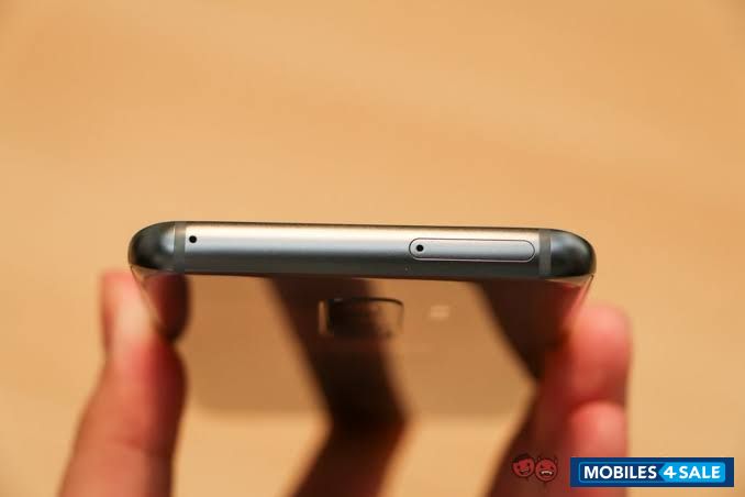 Black Samsung  Galaxy S9 plus