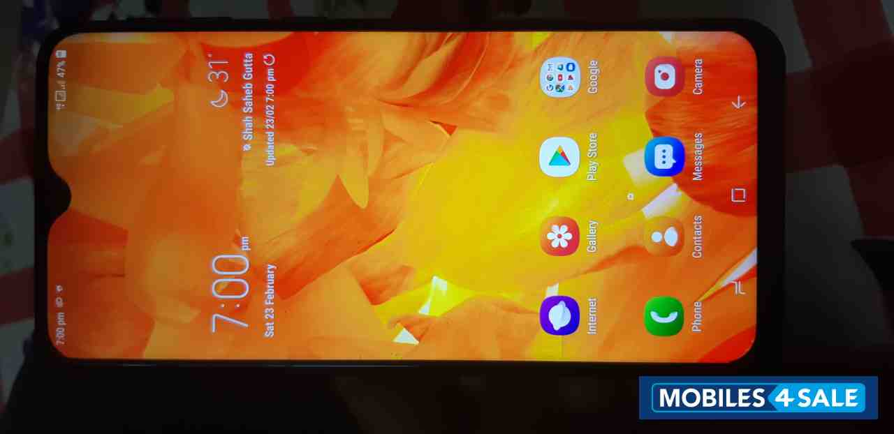 Samsung  Samsung Galaxy M20