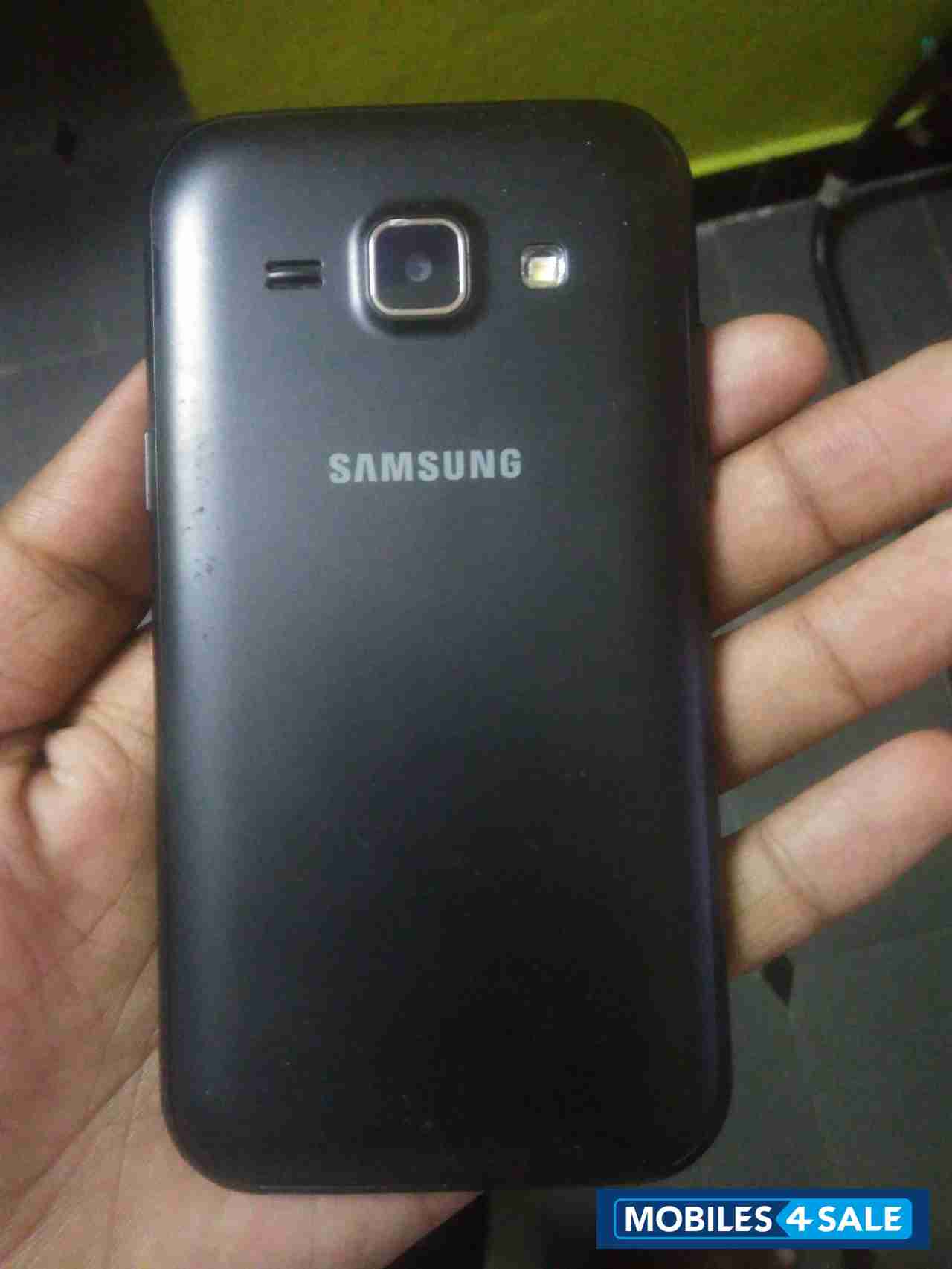 Samsung  J1