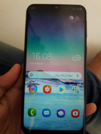 Samsung M20