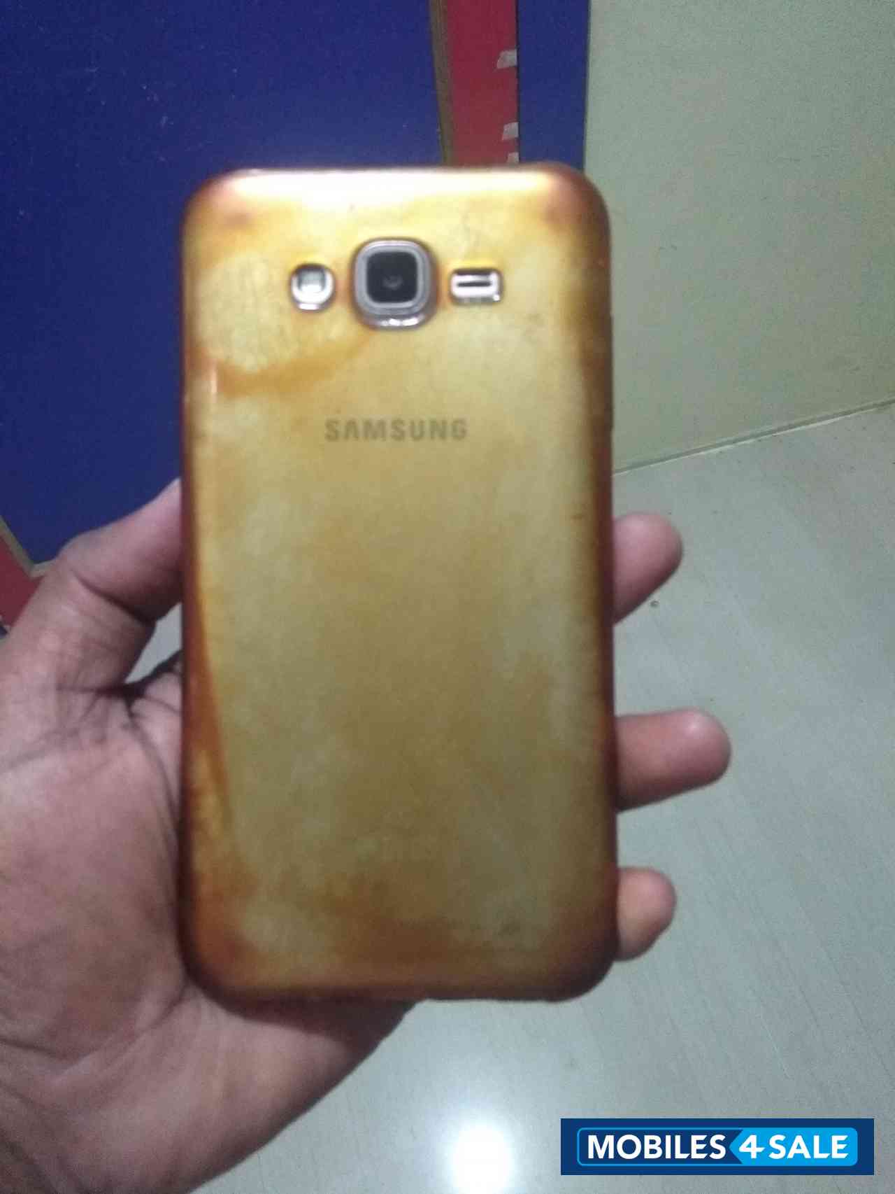 Samsung  Galaxy J7