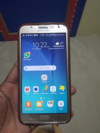 Samsung  Galaxy J7