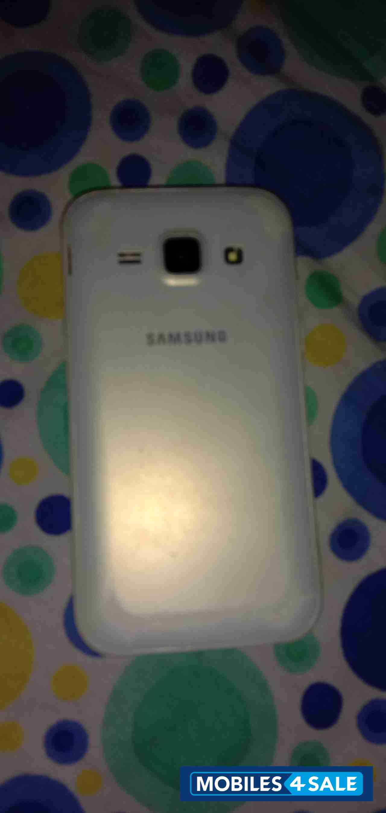 Samsung  Galaxy j1