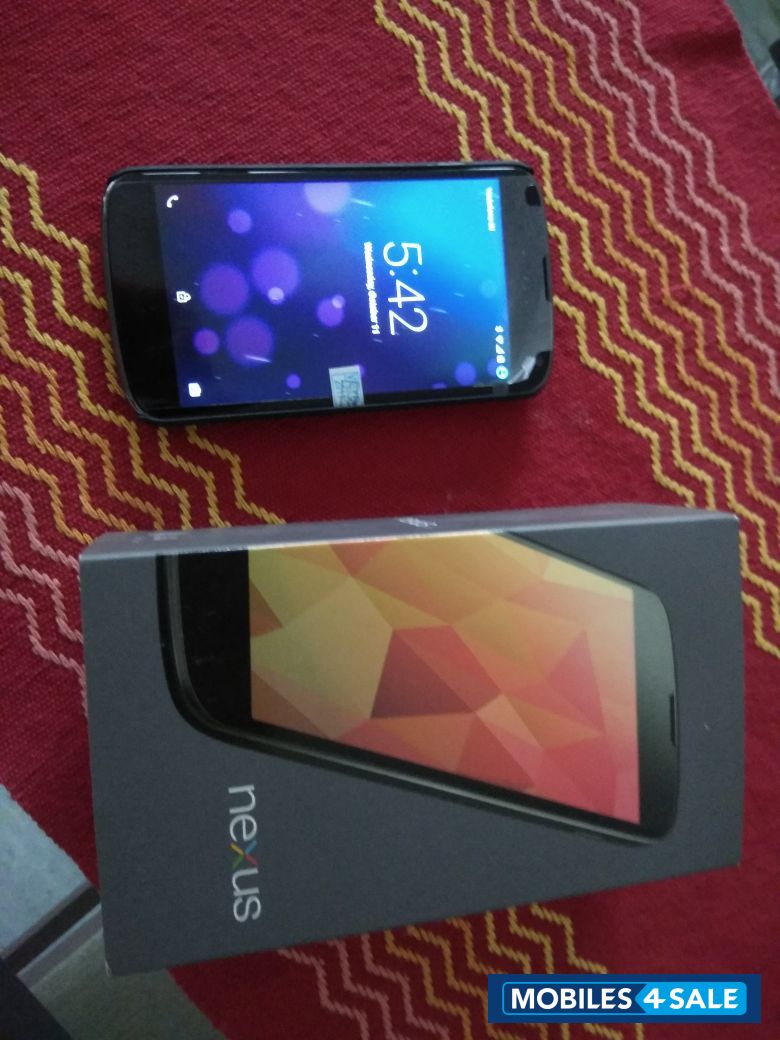 LG  Nexus 4