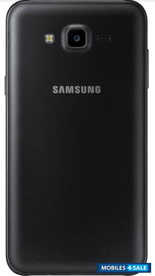 Black Samsung  Galaxy j7 nxt