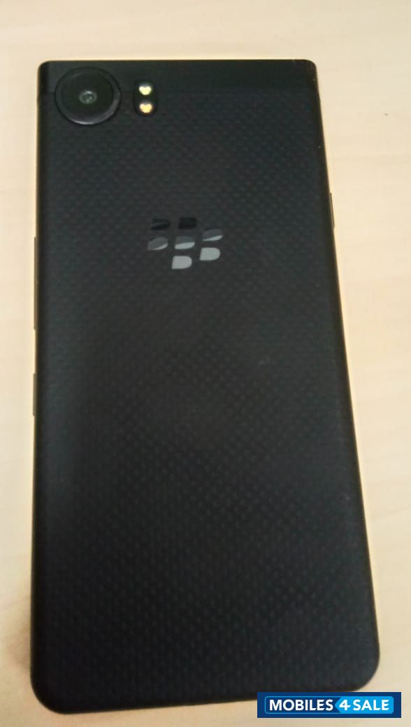 Black BlackBerry KEYone