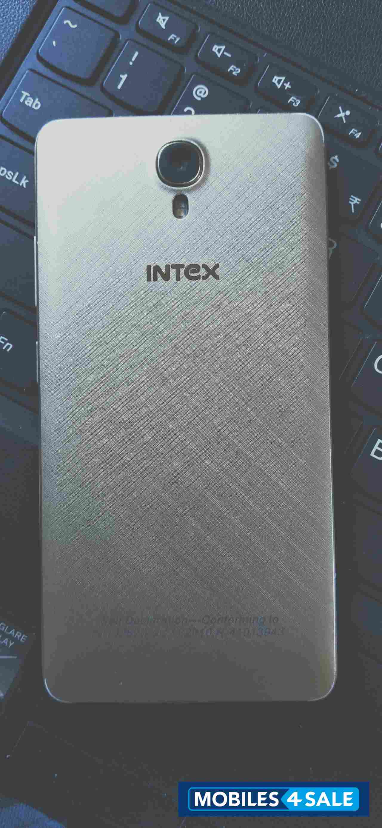 Intex  Cloud M6 16GB