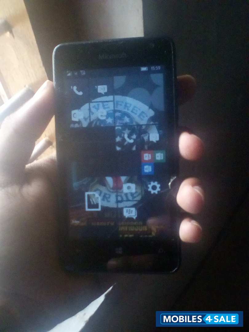 Black Nokia Lumia 520