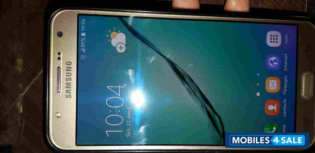 Samsung  J7