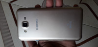 Samsung  J7