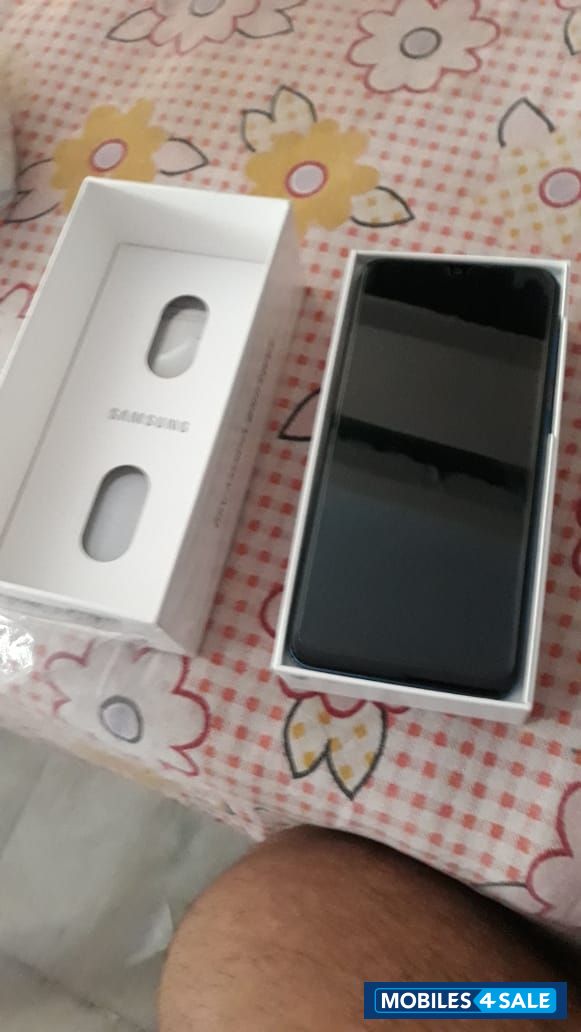 Samsung  Galaxy  A50