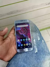 Motorola  Moto X4