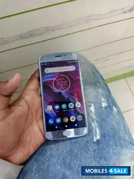 Motorola  Moto X4
