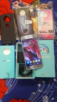 Motorola  Moto X4
